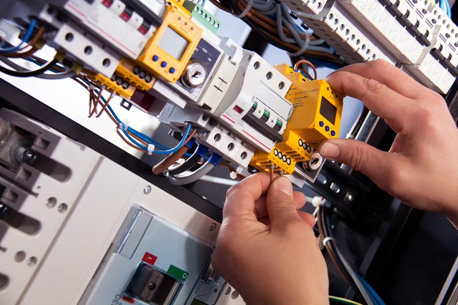 Instalacje elektryczne i teletechniczne